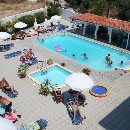 Helios Hotel Agia Marina  Extérieur photo
