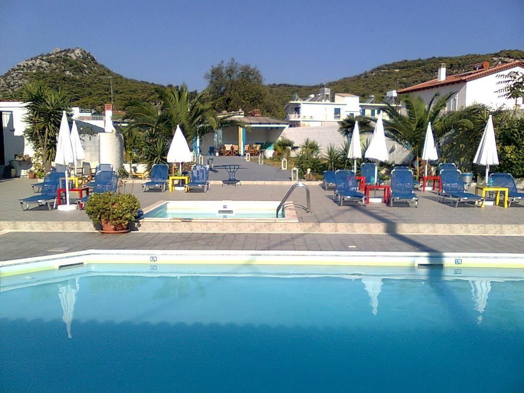 Helios Hotel Agia Marina  Extérieur photo